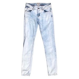 Burberry Authentic low rise Kensington skinny leg jeans